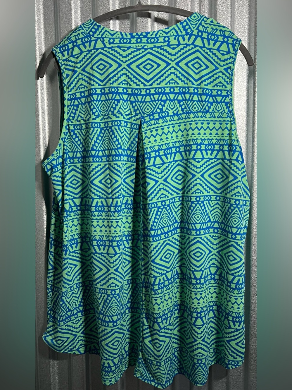Sleeveless Geometric Print Split Neck Sleeveless Tank Top Blue & Mint 2X NWOT - Picture 3 of 4